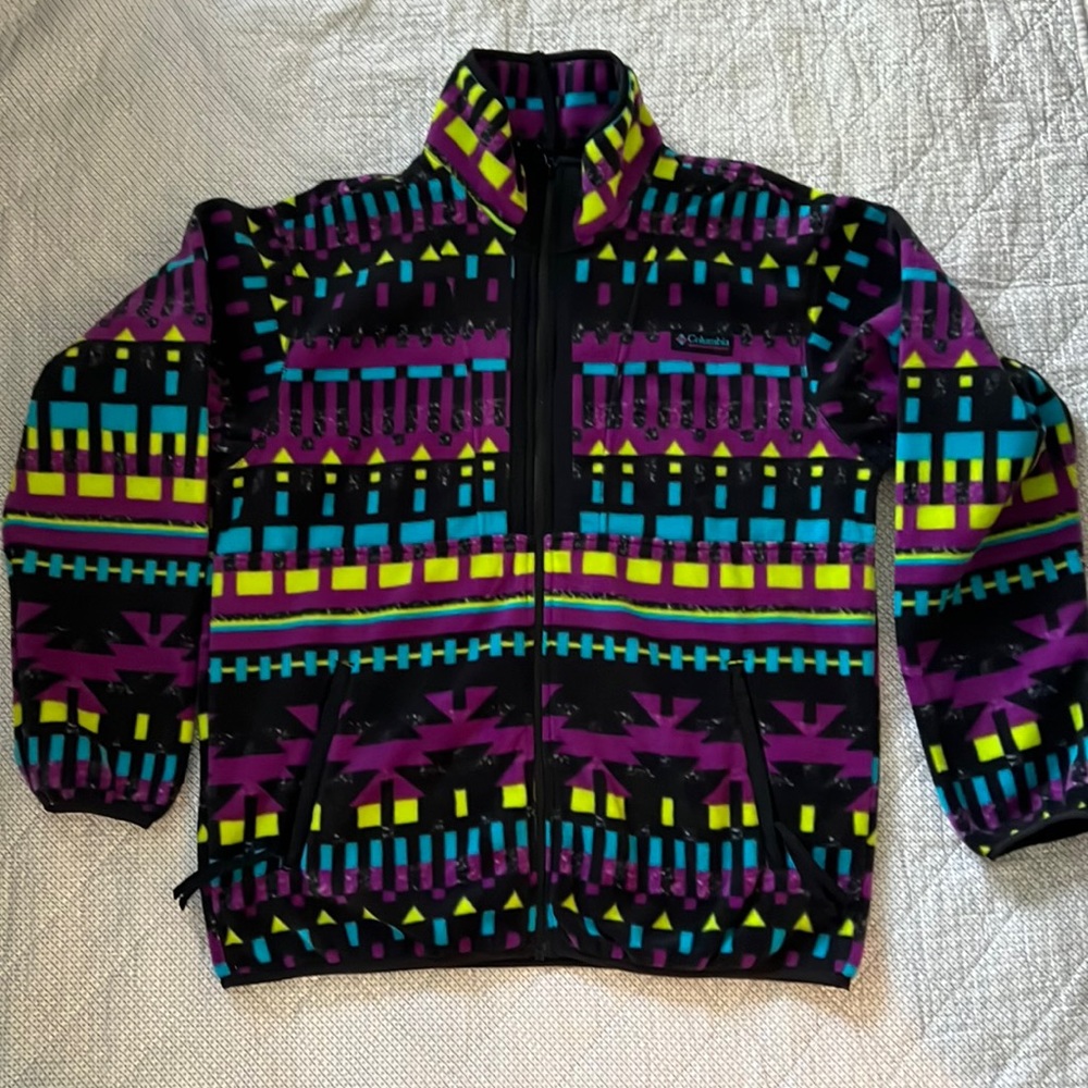 An Awesome Mountain Print Fleece Jacket from Columbia, Oversized Men’s M.